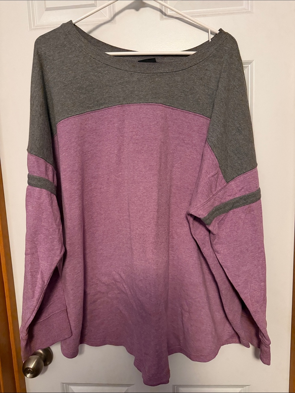 torrid 3x Two-Tone Gray and Mauve Crewneck Pullover